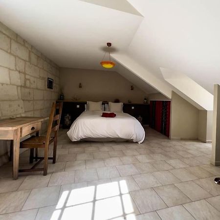 Maison Traditionnelle Centre Montsoreau Extérieur photo