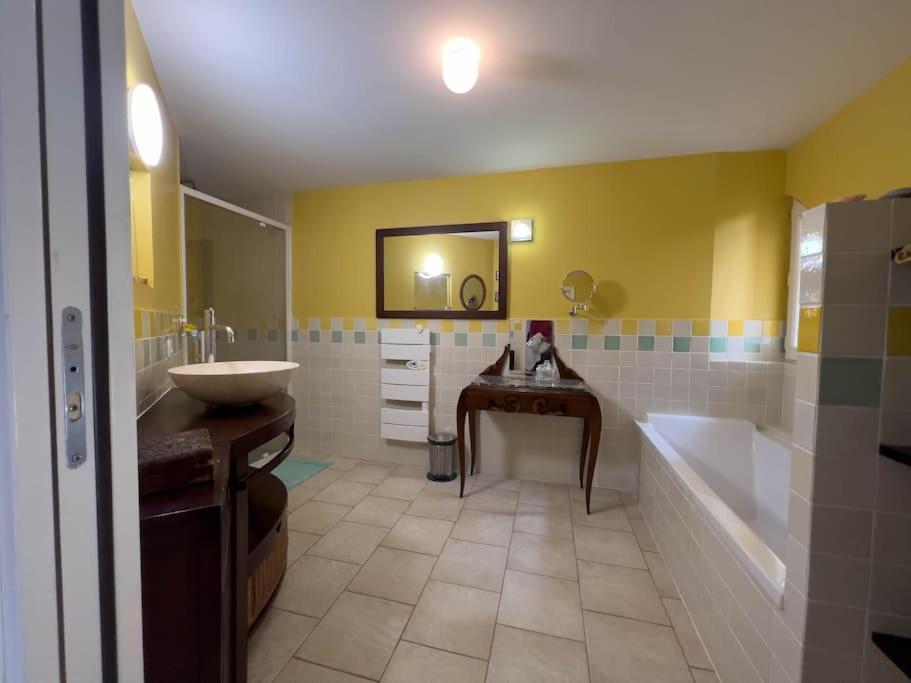 Maison Traditionnelle Centre Montsoreau Extérieur photo