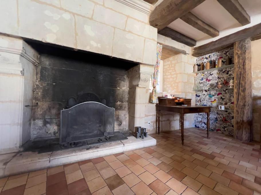 Maison Traditionnelle Centre Montsoreau Extérieur photo
