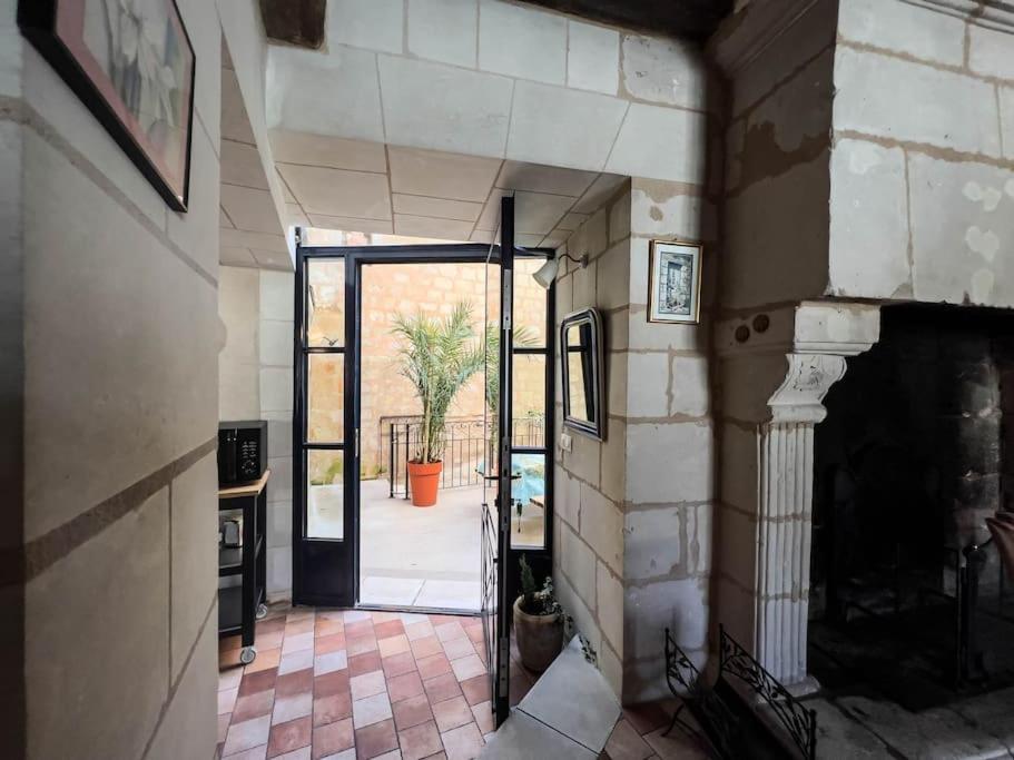 Maison Traditionnelle Centre Montsoreau Extérieur photo