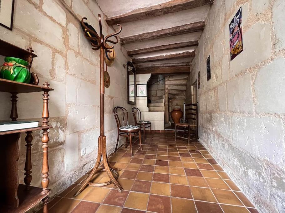 Maison Traditionnelle Centre Montsoreau Extérieur photo